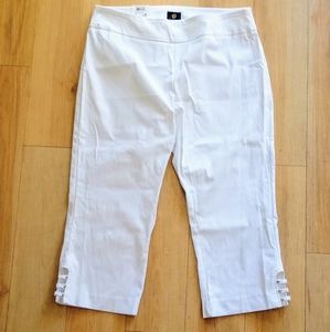 JM Collection Lattice-Hem Capri Pants NEW